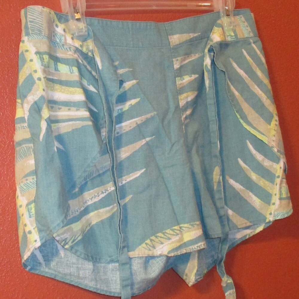 Patagonia Shorts Woman Large Blue Tan Yellow Back Pocket Beach Pool Wrap Shorts - Picture 2 of 6
